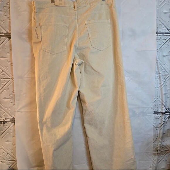 Universal Thread High-Rise Corduroy Cream  Wide Leg Ankle Super Stretch New 18 - Picture 13 of 16